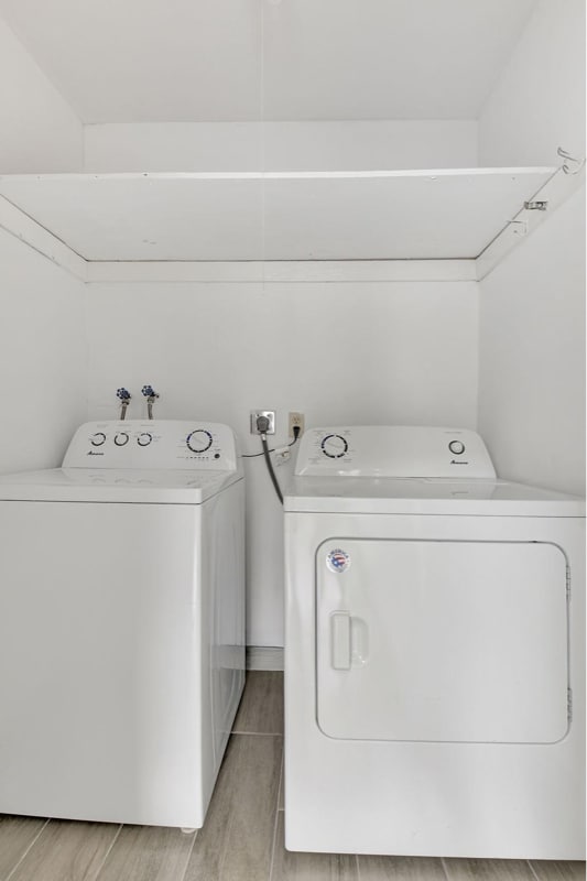 Building Photo - 126 Burgundy B Rental