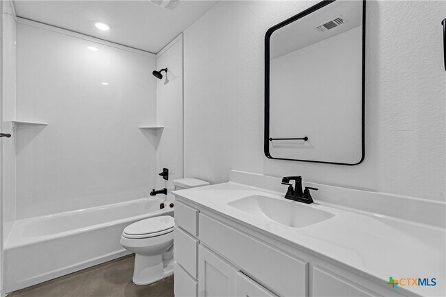 Building Photo - 905 Smoke Tree Ln