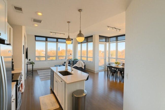 Building Photo - 1605 Anderson Rd Unit ID1395381P