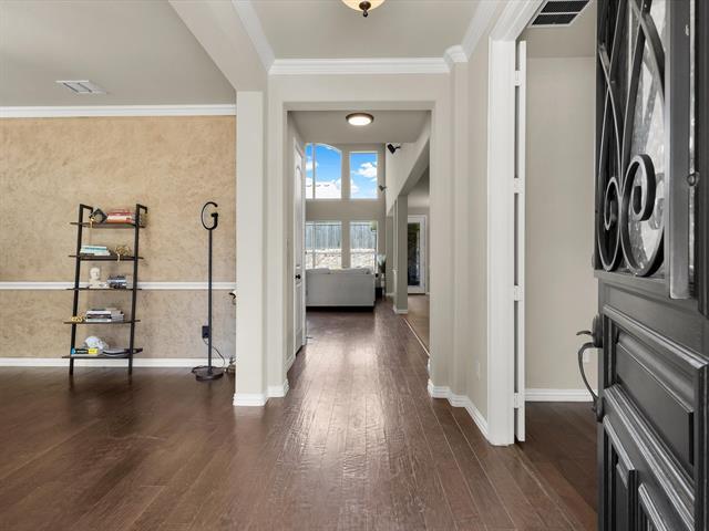 Photo - 214 Crestbrook Dr
