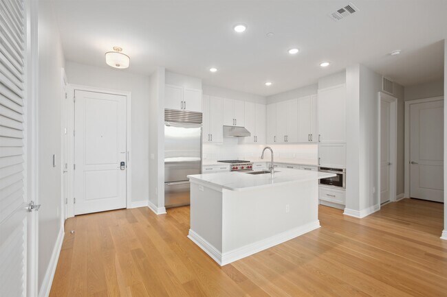 Photo - 3 Somerset Ln Unit 608