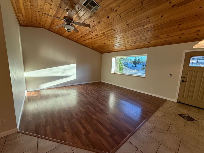 Photo - Charming Home off Shasta View!