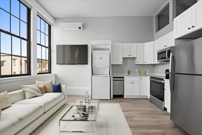 Building Photo - 22 Waverly St Unit 101