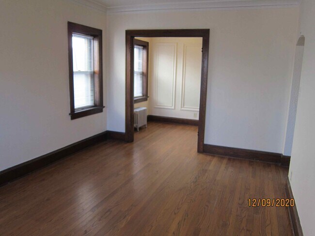 Photo - Available July or August 2026 Gorgeous 1-bedroom apartment in Shorewood with Free Heat Unit 08