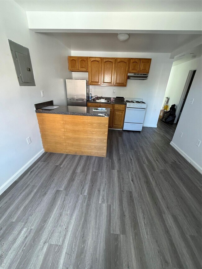 Photo - 1550 Parker St
