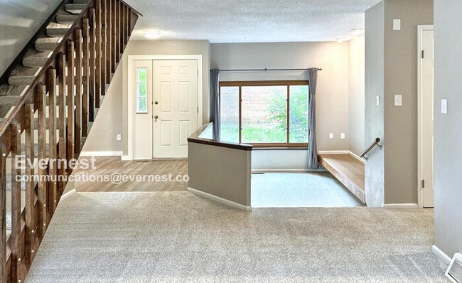 Photo - 913 Canosa Ct