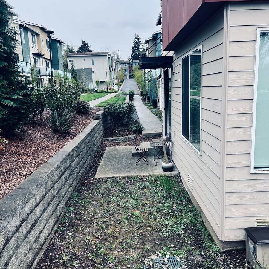 Photo - 4 Bedroom House nestled in the beautiful L...