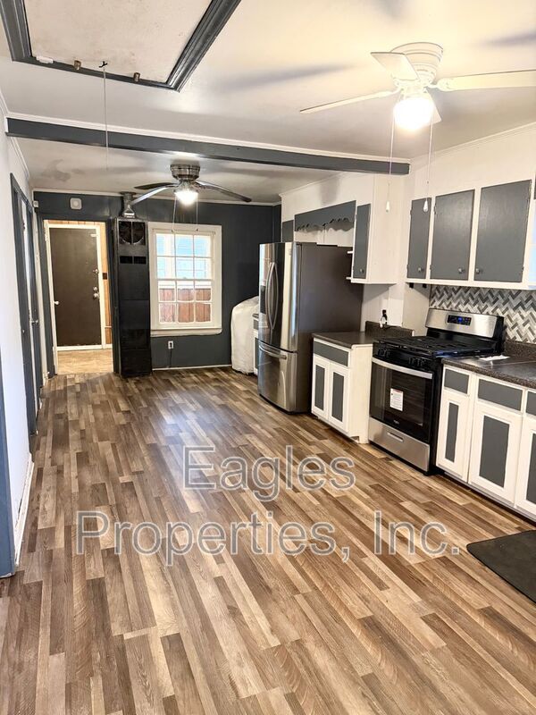 Photo - 411 Beale St