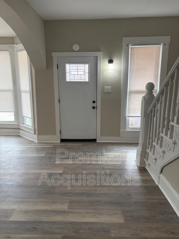 Photo - 404 E 8th St