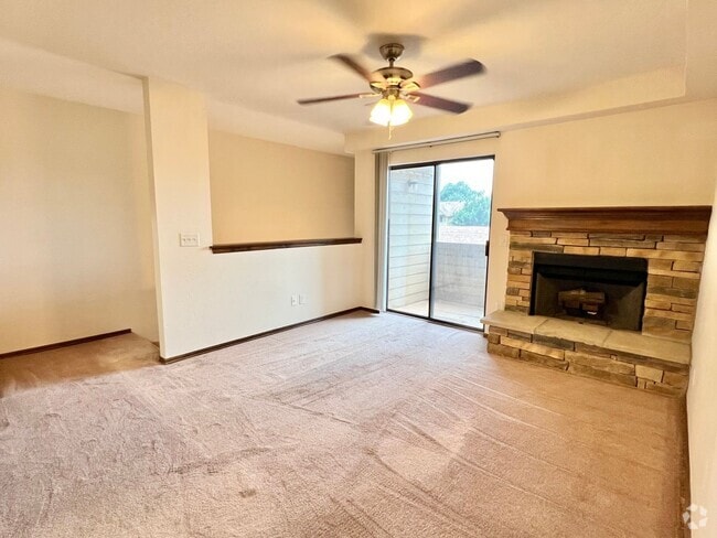 Building Photo - ?Cute Upstairs Condo Near Quail Springs Ma... Unit 16C