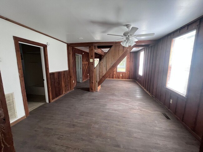 Photo - 3 Bedroom House!