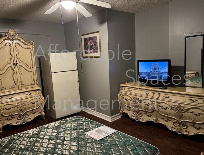 Photo - 160 Lamar St