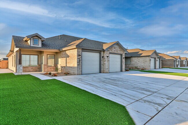 Photo - Iron Horse 2 bedroom 2 bathroom!