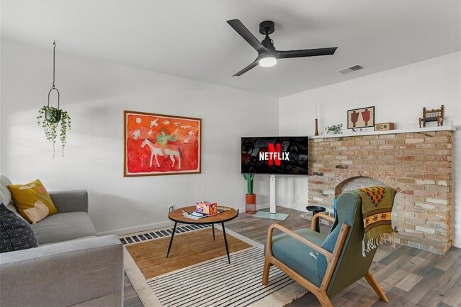 Building Photo - 3426 Willowrun Dr Unit D Rental