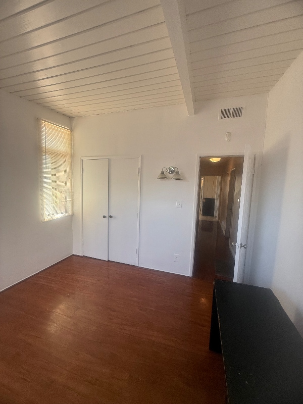 Photo - 8401 Darby Ave