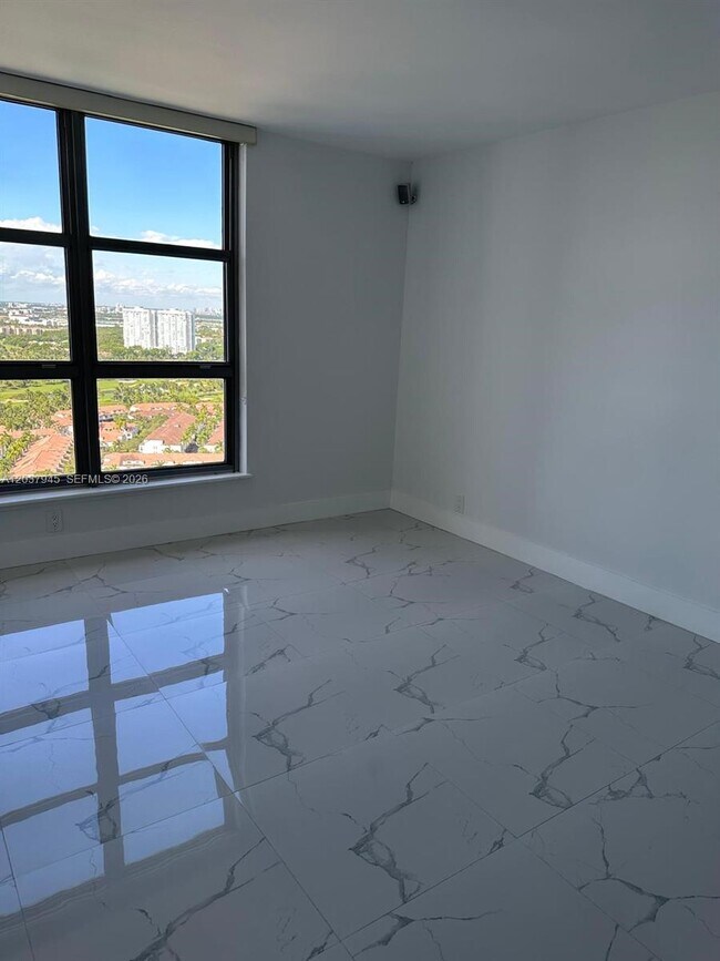 3530 Mystic Pointe Dr Unit 3208