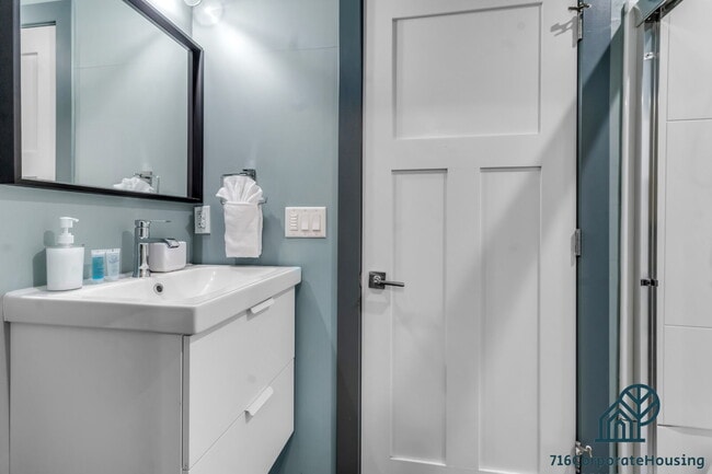 Photo - Furnished 2-Bedroom, 2-Bath Apartment near the Medical Campus Unit 3B