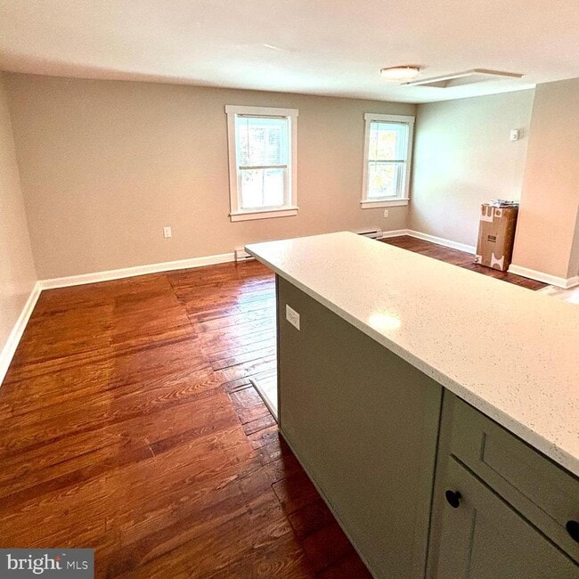 Building Photo - 400 E Liberty St Unit B Rental