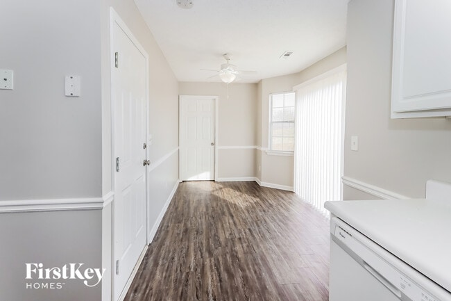 Photo - 128 Greenleaf Dr