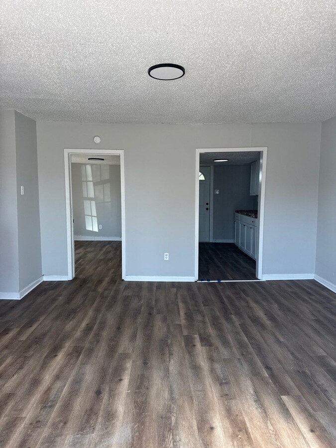 Photo - 125 E Jefferson St