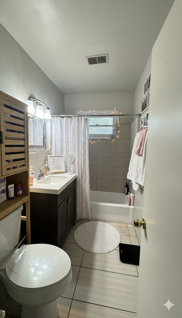 Photo - Near Sororities! - 2 Bed/1 Bath Flat on Baxter Unit 4