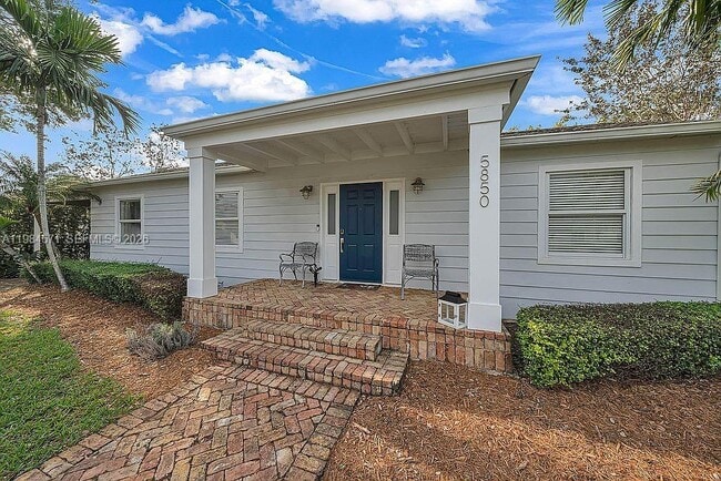 Photo - 5850 SW 47th St