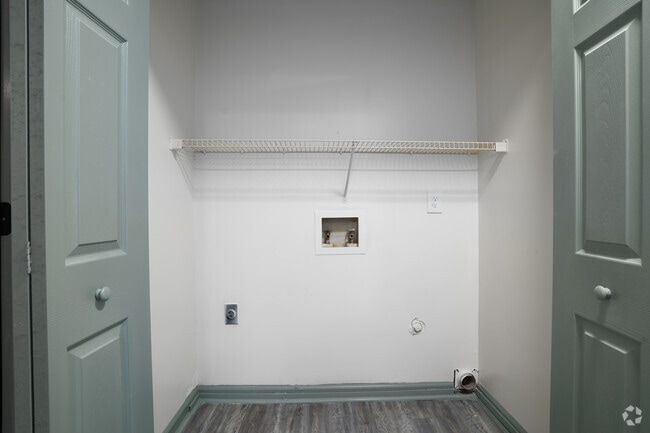 1BR,1BA -700SF