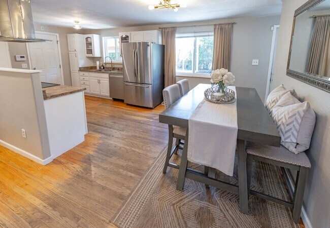 Photo - Amazing 3 bed/3 bath rental.  New Flooring!!  Solar Panels!!