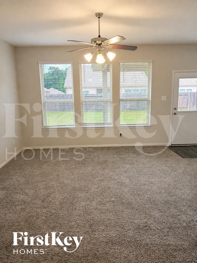 Photo - 15141 Meadow Glen S