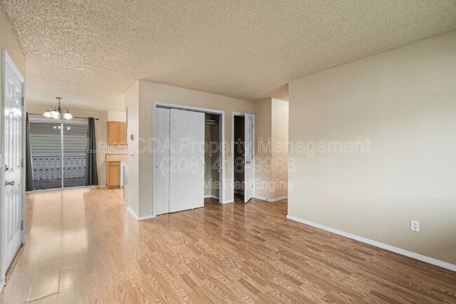 Photo - 906 N 2nd St