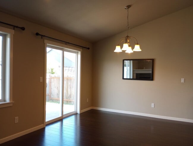 Photo - 5562 Fisher Pl