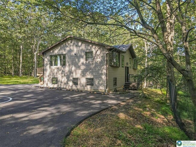 Photo - 115 White Oak Ct