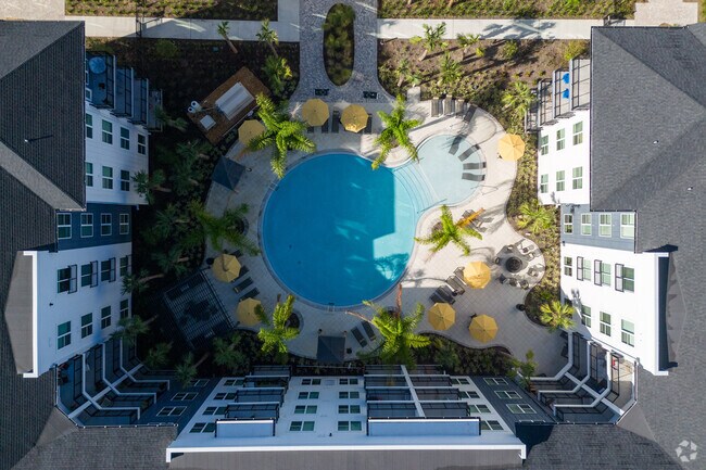 Pool - Eastborough San Marco