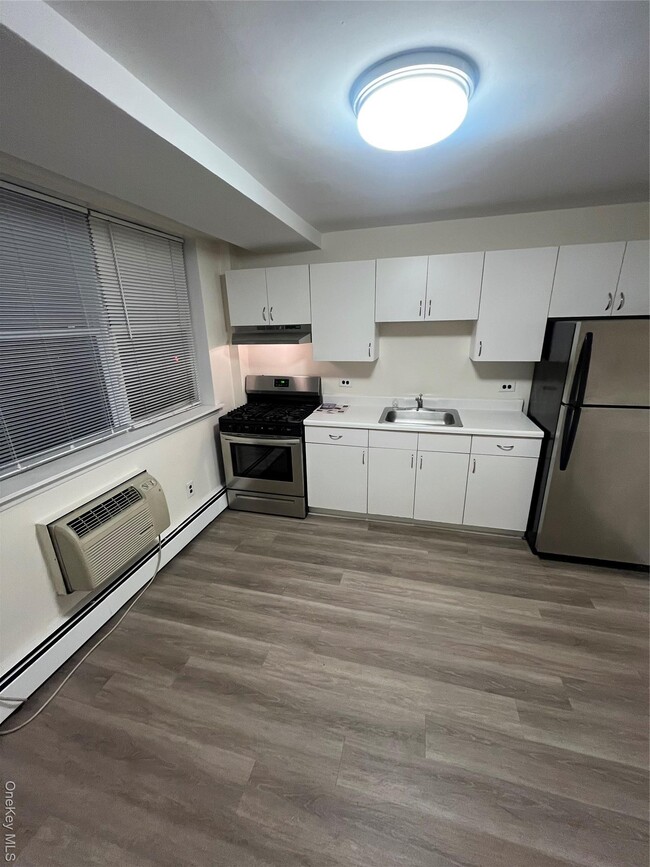 Building Photo - 111 Lincoln Ave Unit 1 Rental