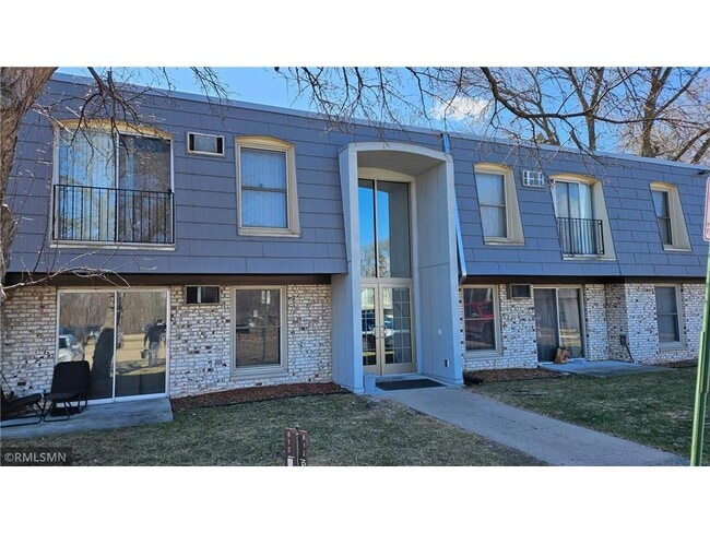 Building Photo - 812 9th Ave S Unit 7