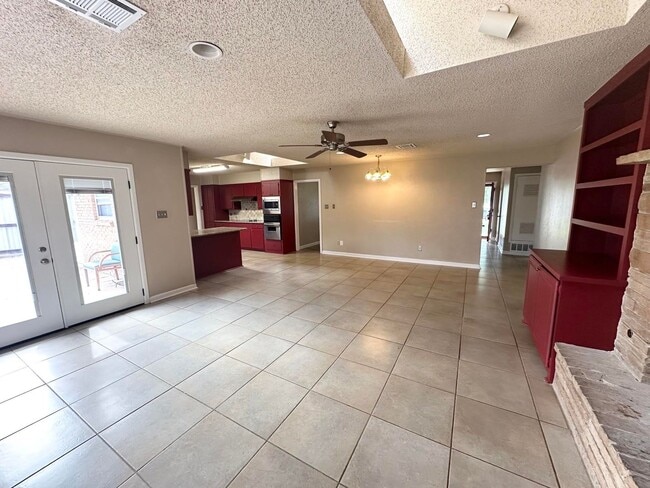Photo - 3 Bed 2 Bathroom For Rent