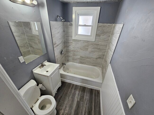 Photo - 3703-05 N 1st St Unit Upper-3705