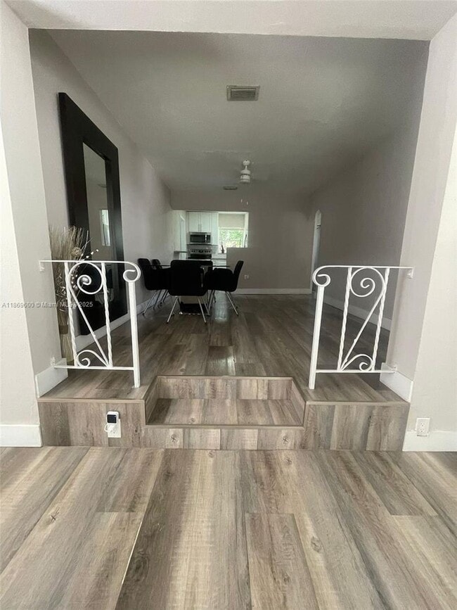 Photo - 2111 Adams St