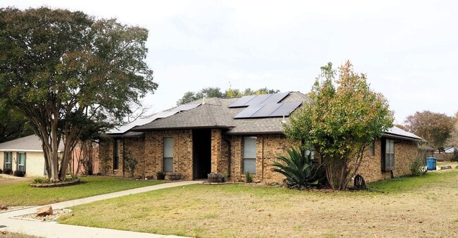 Photo - 924 Summer Trail