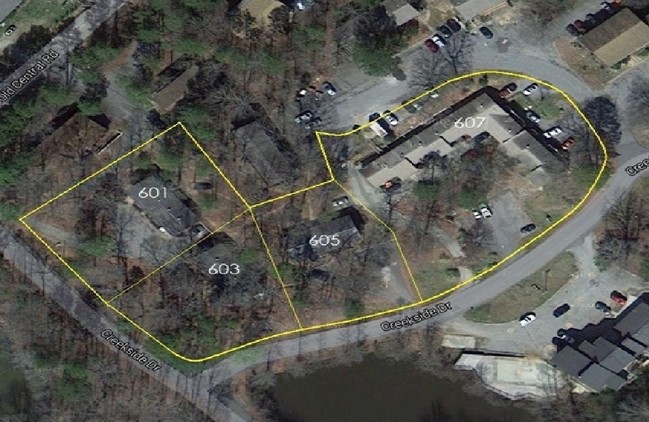 Photo - Creekside Apts
