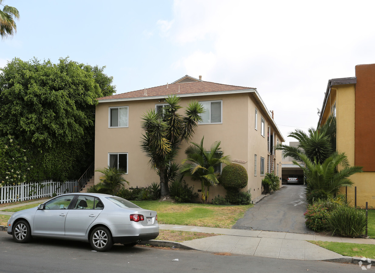 Primary Photo - 3764-3768 1/2 Barry Ave Apartments