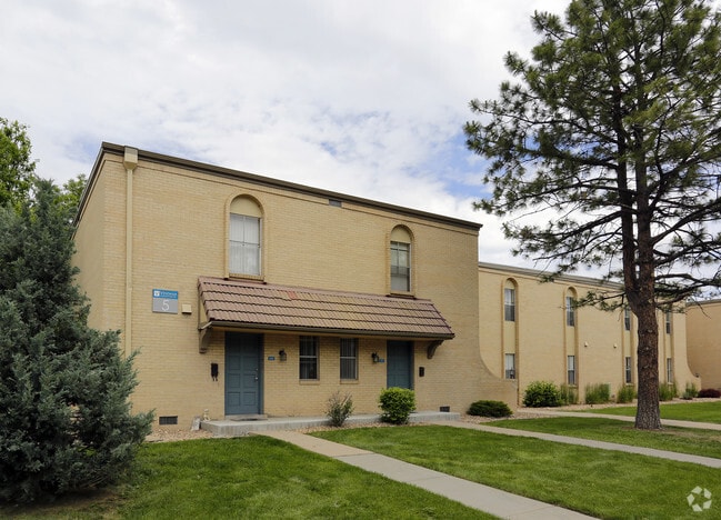Building Photo - The Ventana at Colorado Station Rental