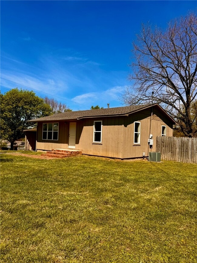 Photo - 803 E Greenfield St