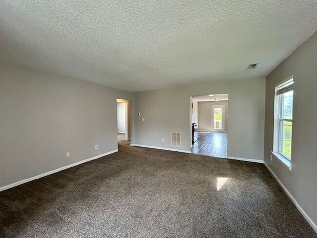 Photo - Beautiful 3 Bedroom 2 Bath Ranch On A Pond...