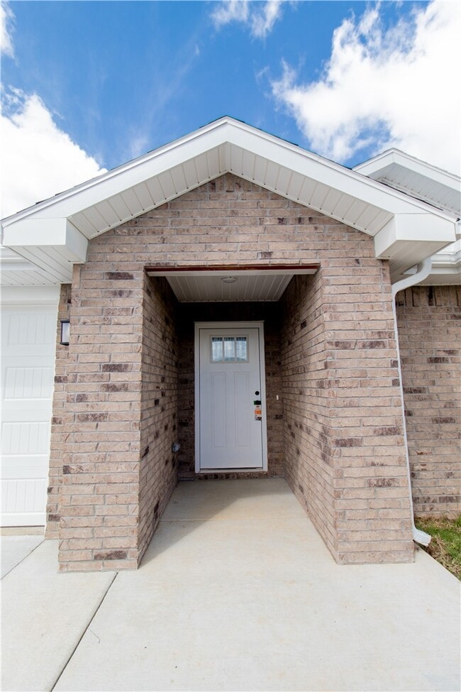 Photo - 801 Lewis St