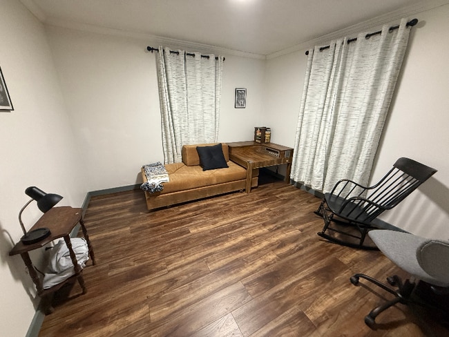 Building Photo - 346 Orion St