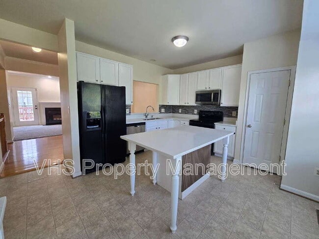 Photo - 6186 Library Ln
