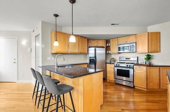 Prime Location- Southie 2 Bed/ 2 Full Bath... - Prime Location- Southie 2 Bed/ 2 Full Bath... Apartamento Unidad 8