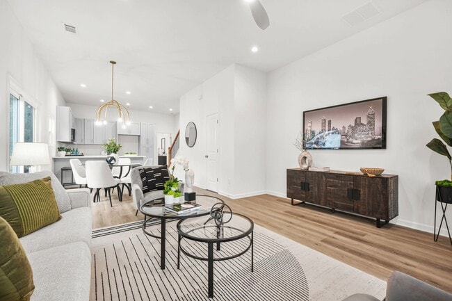 Photo - 1223 Oakland Dr SW