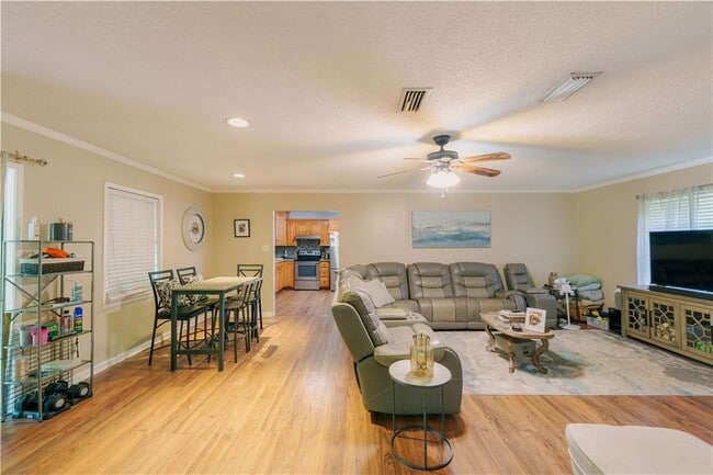 Photo - 9340 Roberts Ln E